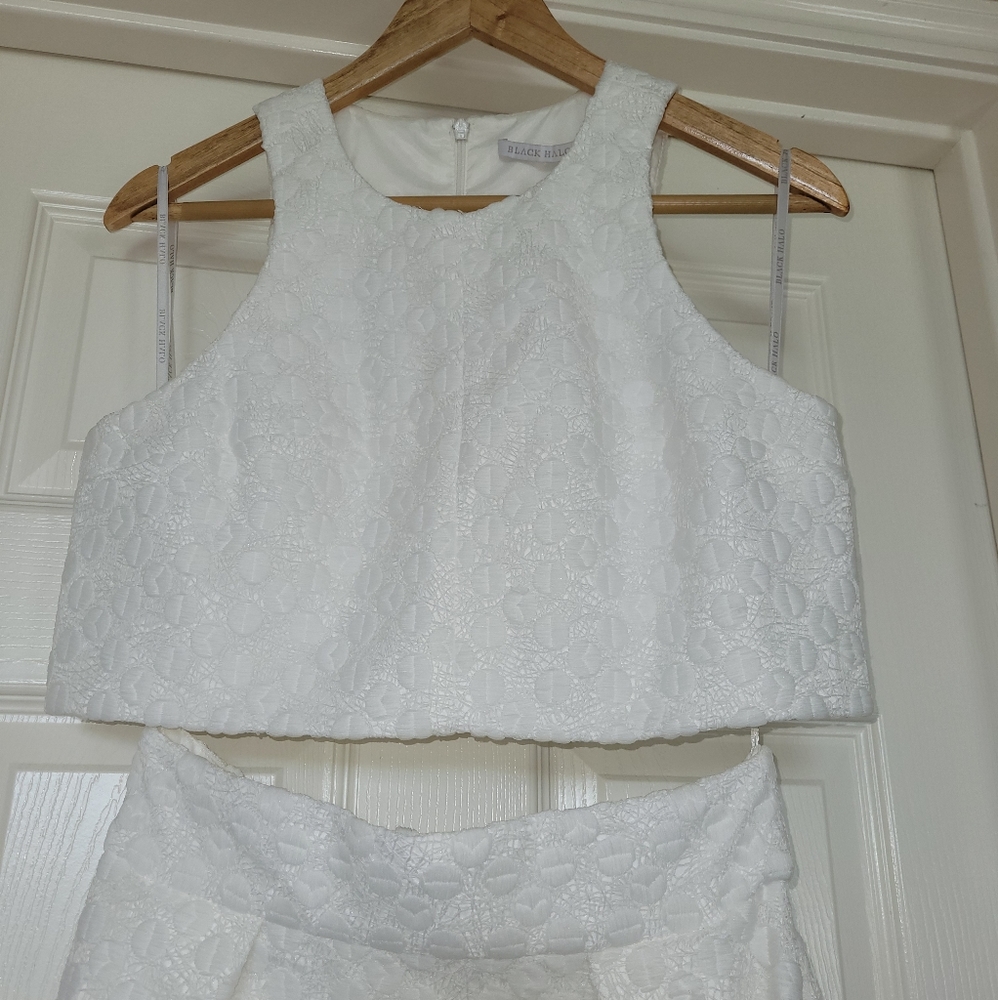 Black Halo 2 pc dress in pearl - Picture 4 of 8